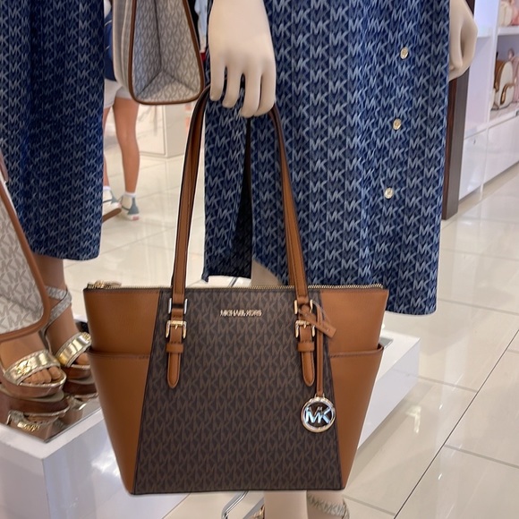 MICHAEL KORS CHARLOTTE LARGE TOP ZIP Tote bag   
Brown 
NWT - Picture 1 of 16